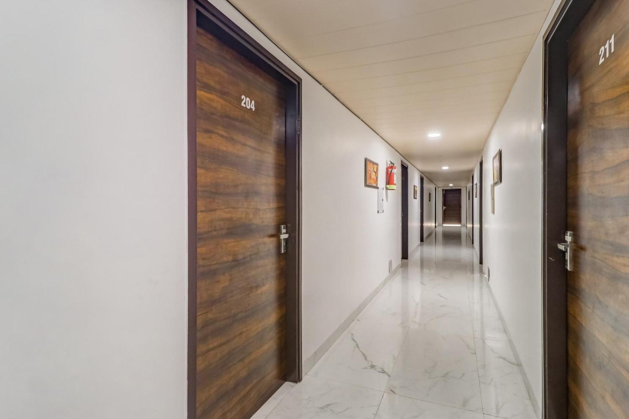 Отель Townhouse Лудхиана Экстерьер фото